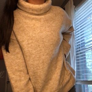 Turtle neck hoodie